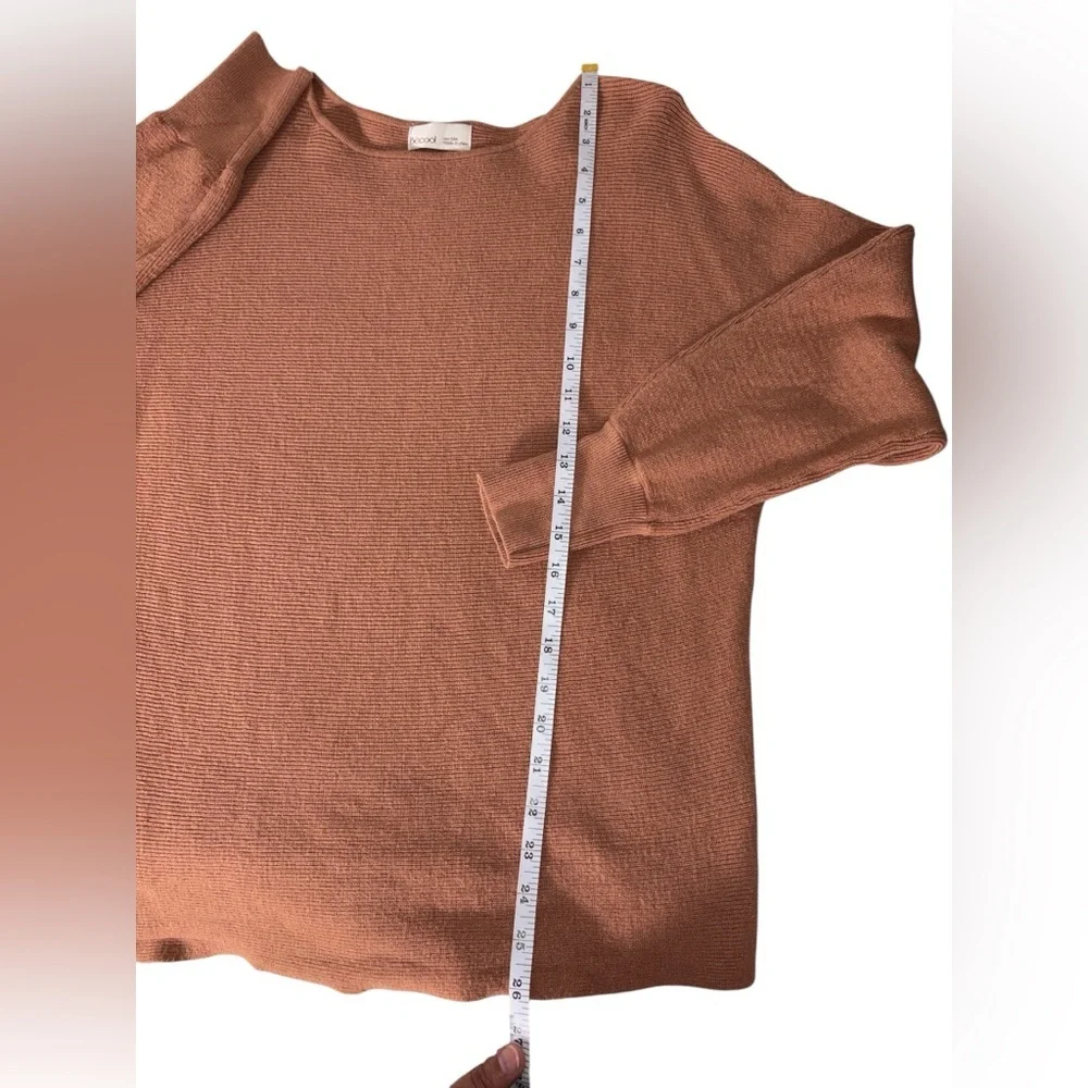 BE COOL Women's Round Neck Sweater Size S/M Light Orange
